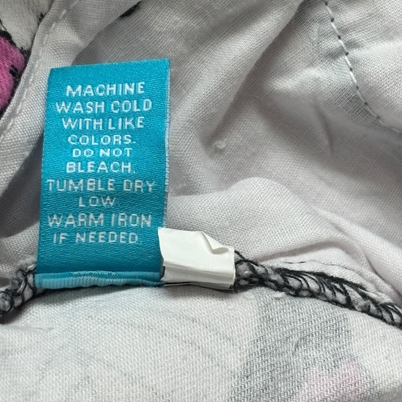 Tori Richard - Hibiscus Shorts - Picture 4 of 5